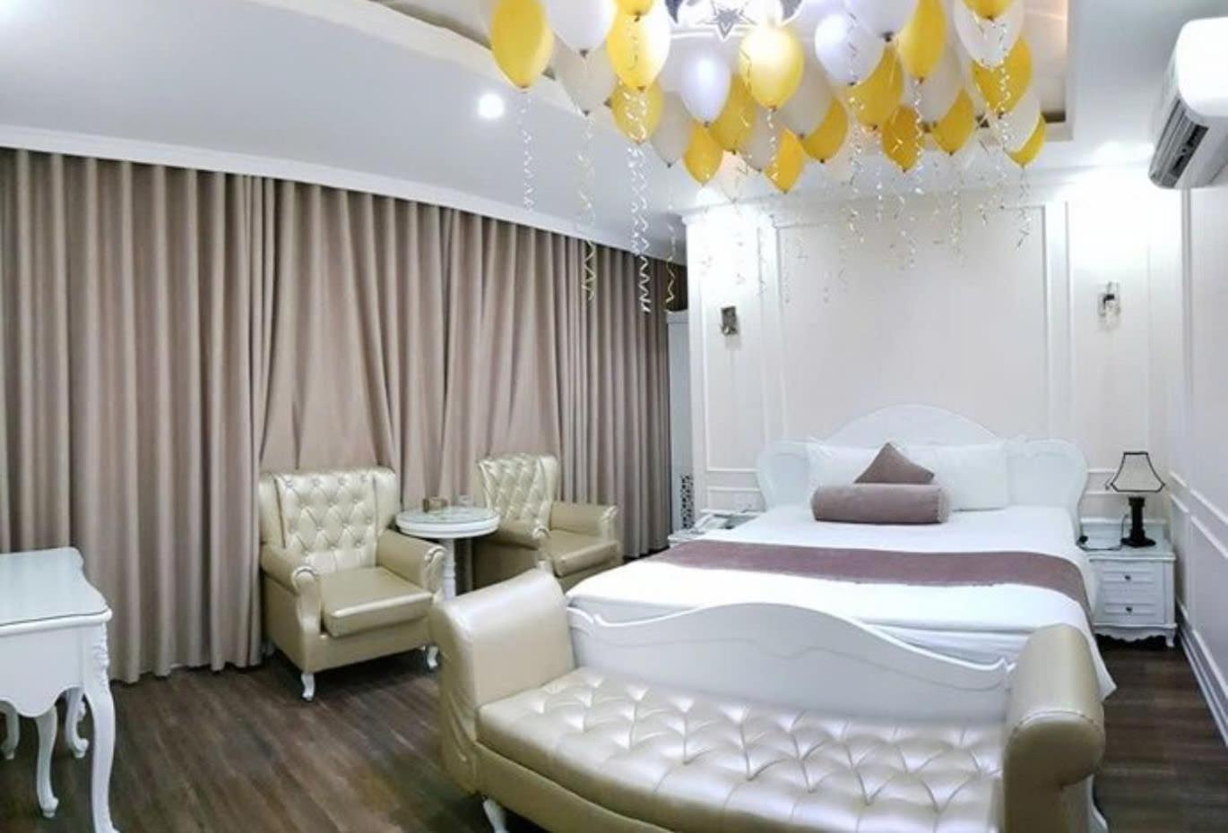 Khai Hung Hotel Binh Chanh Ho-Chi-Minh-Stadt Exterior foto
